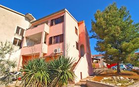 Apartments Sandra 1335