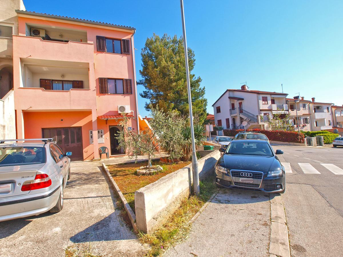 Apartments Sandra 1335 Pola Esterno foto
