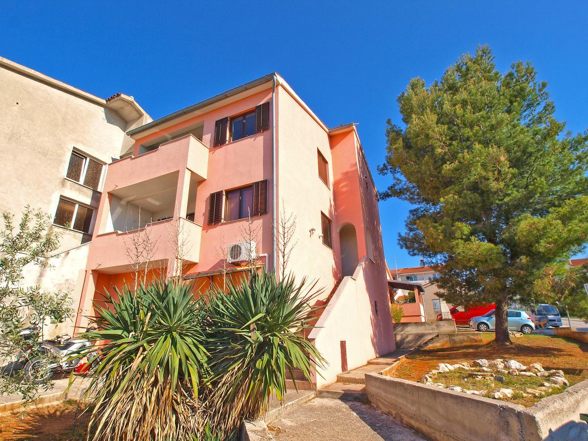 Apartments Sandra 1335 Pola Esterno foto