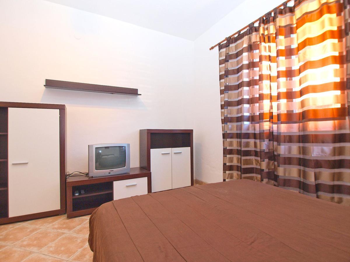 Apartments Sandra 1335 Pola Esterno foto